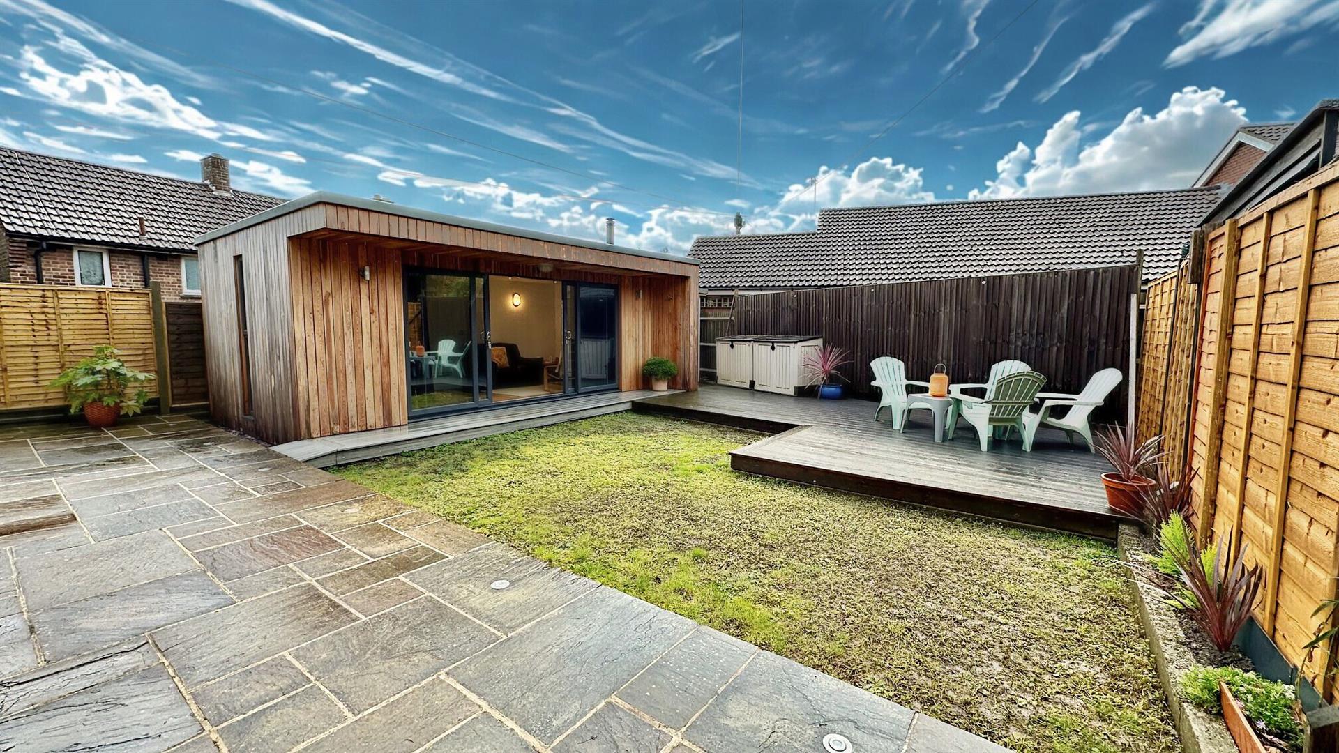4 bed property in The Broadway, Hastings